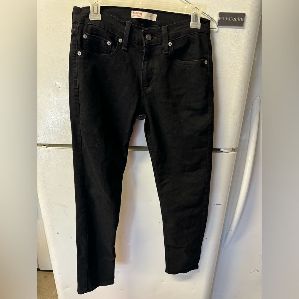 Levi jeans women size 29 slim